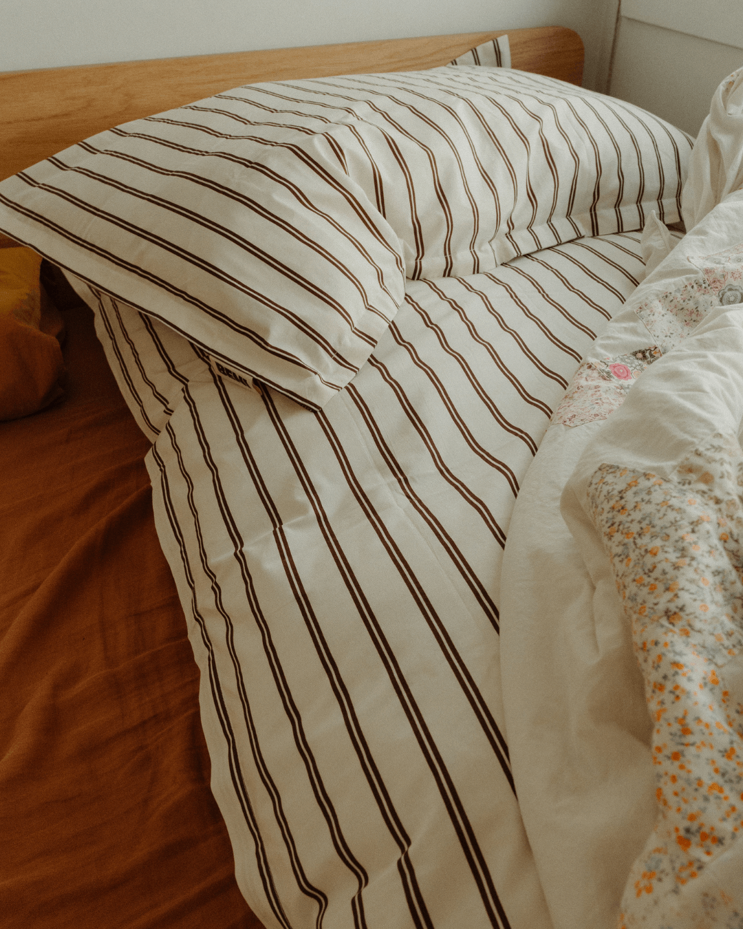 BENI BED - ROYAL OAK